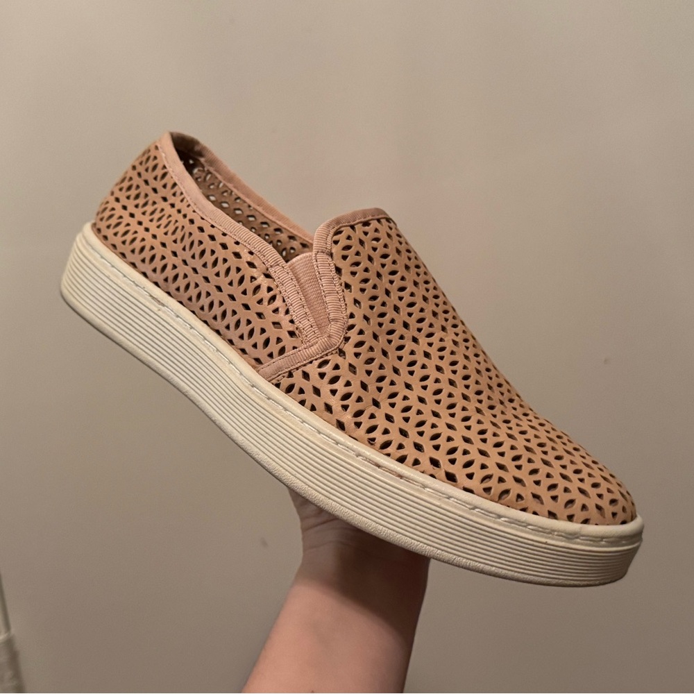 Sofft Somers II Cut Out Slip-On Sneaker in Blush - Size 8